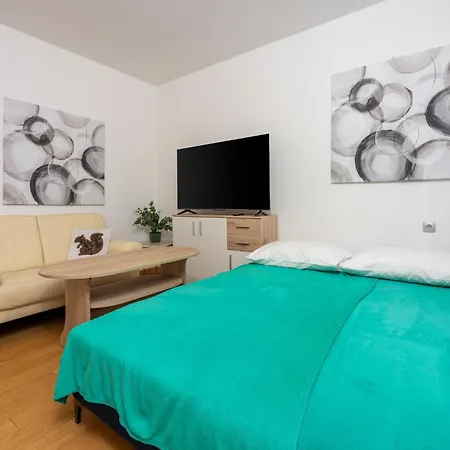 Azur Apartmán *
