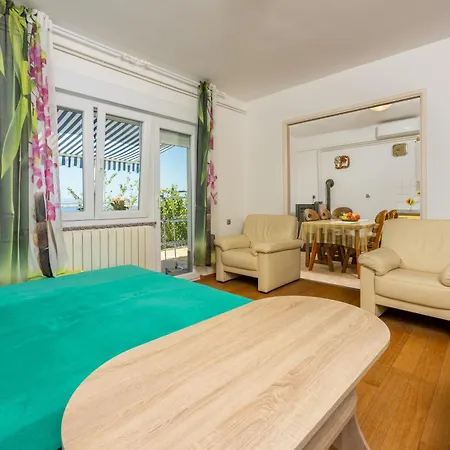 Azur Apartment